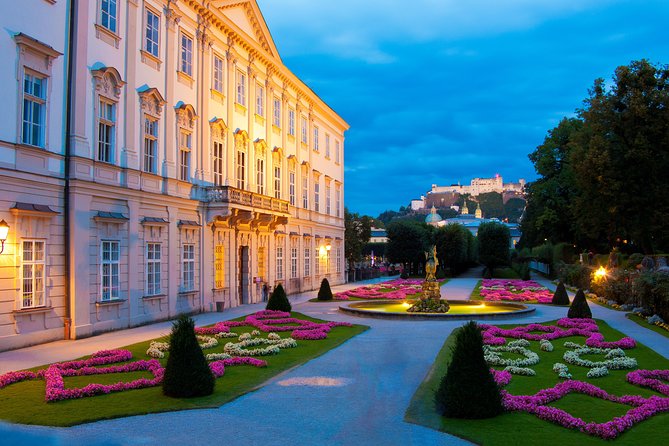 Salzburg: Palace Concert at the Marble Hall of Mirabell Palace - Cloakroom and refreshments: small comforts you’ll appreciate mid-evening