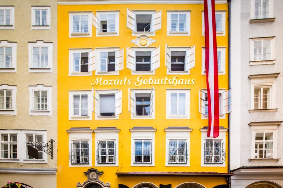 Salzburg: Private City Highlight Tour with a Guide - Residenzplatz and Salzburg’s baroque shift, from lanes to big squares