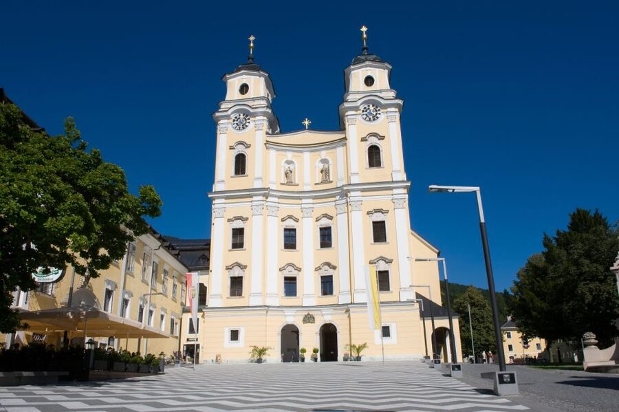 Salzburg: Private Eagle's Nest and the Sound of Music Tour - Obersalzberg and the Eagle’s Nest: the view is the main event