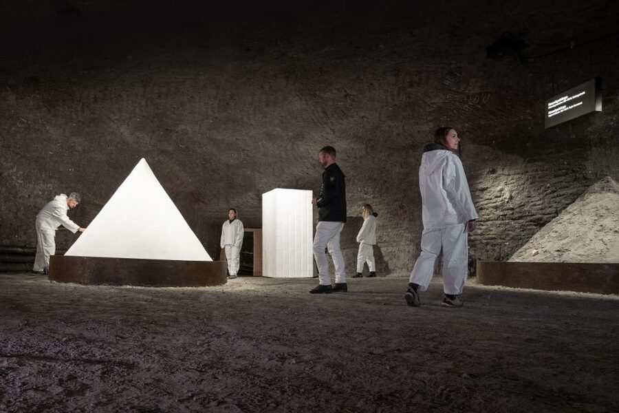 Salzburg: Salzwelten Salt Mine Entry Ticket - First steps at the Hallein Salt Mine ticket window