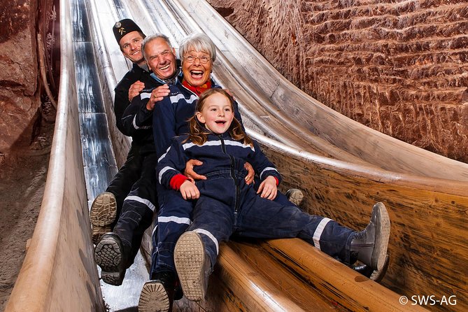 Salzburg Super Saver: Original Sound of Music and Salt Mines Day Trip - Schloss Leopoldskron and lake district views: where movie life met real places