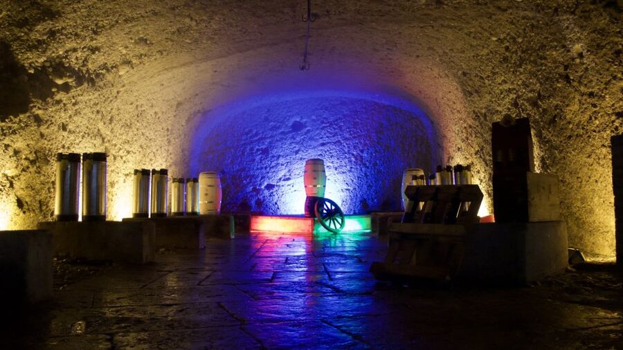 Salzkammergut: Sandstone Beer Cellar Tour - Carlo Battisti Paintings: Art Makes the Visit Lighter