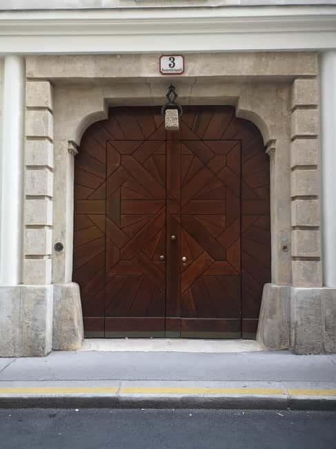 Scandals, affaires & anecdotes in Vienna - Who should book this Vienna scandal walk (and who might skip it)