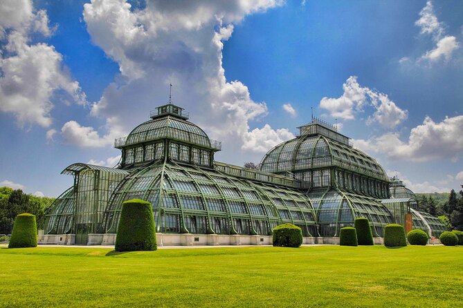 Schönbrunn Palace and Garden Tour - Group Size, Guide Quality, and Why Punctuality Matters