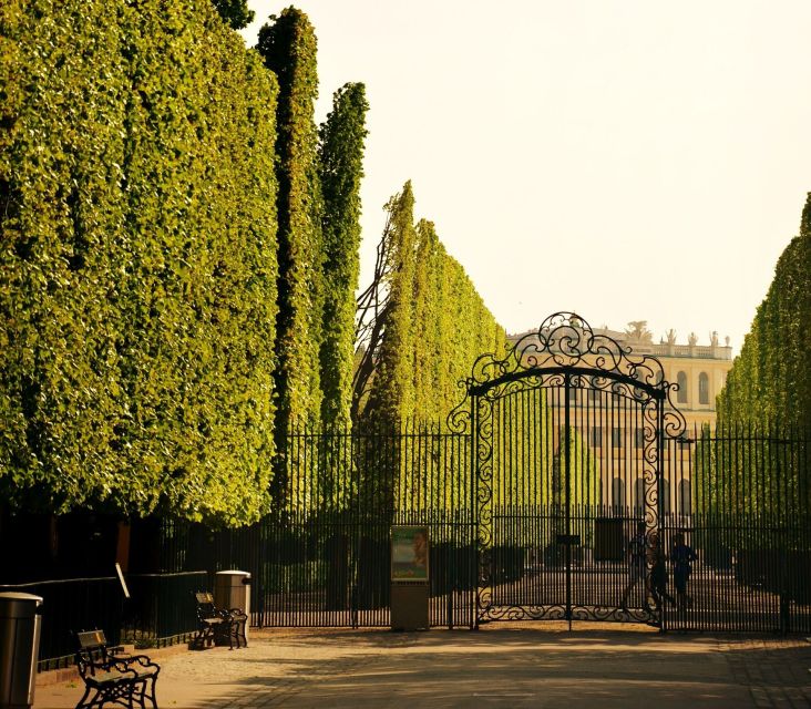 Schönbrunn Palace & Gardens Tour - Formal Schönbrunn Gardens and the Gloriette viewpoints
