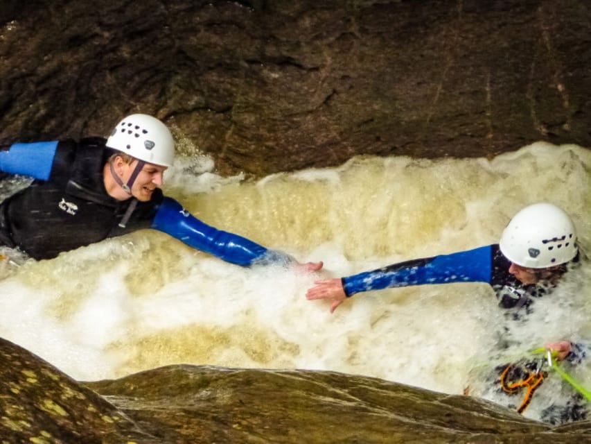 Schwarzwasserbach: Canyoning in Austria's Kleiwalsertal - Warm, protected, and hypoallergenic: what you wear matters here