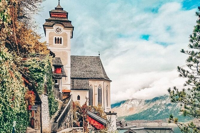 Self-Guided Private Tour of Hallstatt. Best photo-points, panoramic views, cafes - Where the lake and Dachstein views fit your photo goals