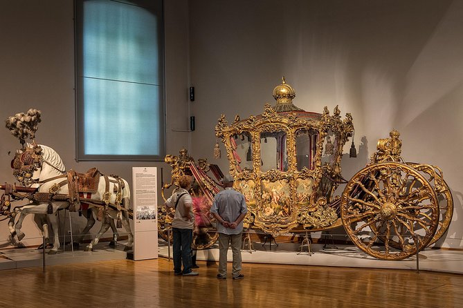 Skip the Line:Imperial Carriage Museum by Schönbrunn Kaiserliche Wagenburg Wien - Enter quickly with your mobile ticket, then listen on your own terms