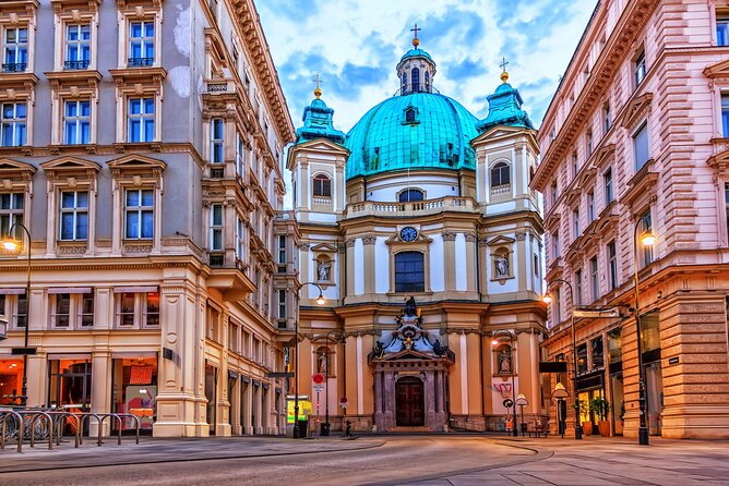 St Stephen's Cathedral Vienna Old Town Walking Tour - How the expert guide makes the details click: Benjamin and Michael