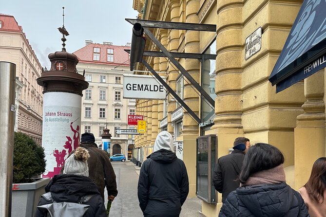 Taste Vienna: A Full Meal Walking Food Tour by Do Eat Better - Dessert finish at Graben and Kohlmarkt: Kaiserschmarrn or cakes