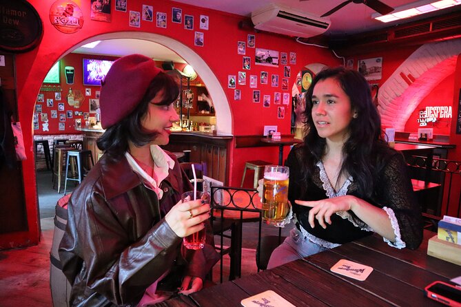 Thursday Night Pub Crawl for Professionals in Vienna, Austria - Pickwick’s as the calm, character-first opener