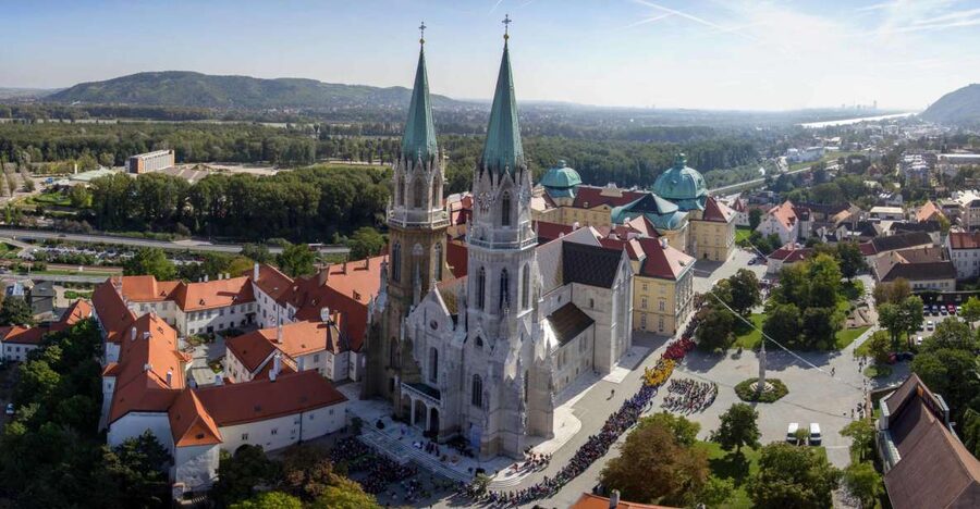 Ticket to Klosterneuburg Abbey - Start at the front entrance, then build your day around the tours
