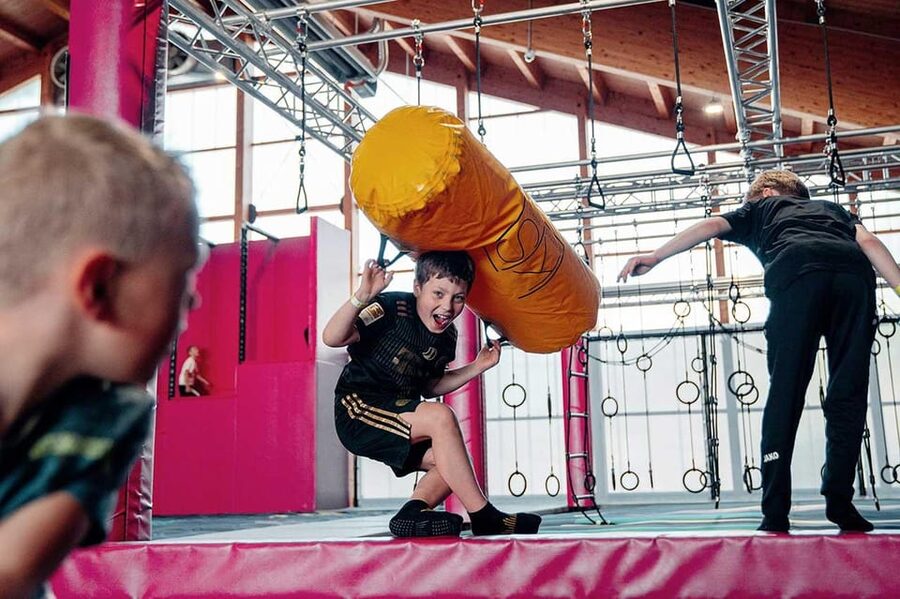 Tirol: Zahmer Kaiser Trampolinpark - Ninja course, wall running, and bag jump, the main attraction zones