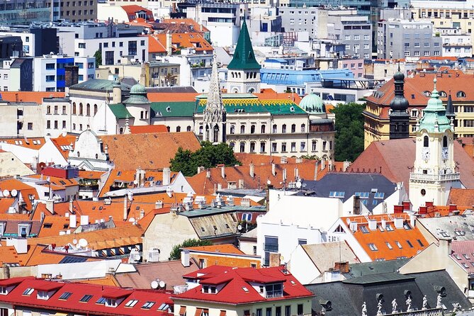 Trip from Vienna: Visit Bratislava - transport, lunch and guided tour included - Bratislava Castle stop: the big landmark, without turning it into a half-day climb