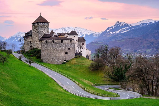 Trip to 4 Countries: Liechtenstein, Austria, Germany, Switzerland - Hotel Pickup, Wi-Fi, and Mobile Tickets: Simple Logistics