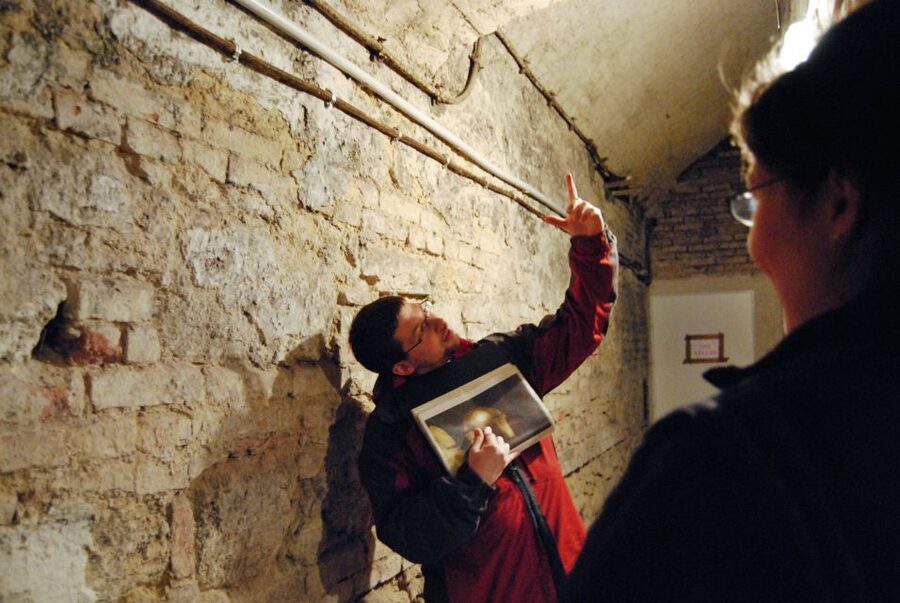 Vienna: 1.5-Hour Underground Walking Tour - More Basements Underground: How the Tour Connects the Pieces