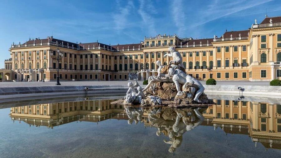 Vienna 3, 4 or 5-Attraction Pass: Schönbrunn, Belvedere, Bus - How the Big Bus hop-on hop-off fits your Vienna days