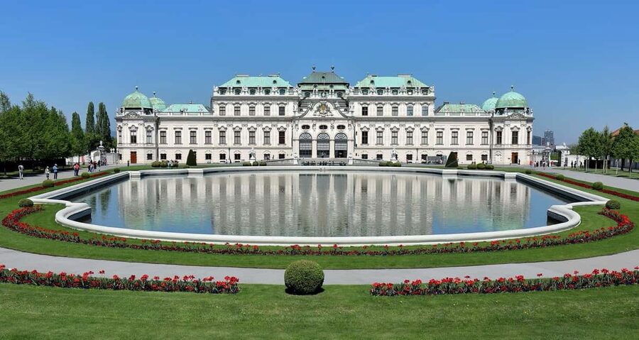 Vienna 3, 4 or 5-Attraction Pass: Schönbrunn, Belvedere, Bus - Schönbrunn Palace Grand Tour: 40 rooms that feel like a full experience