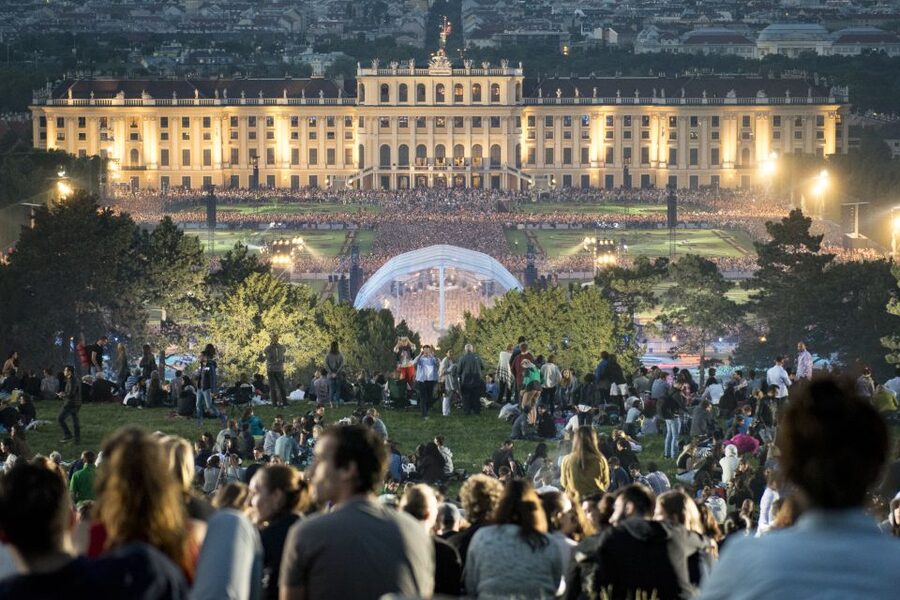 Vienna: Big Bus Evening Sightseeing Bus Tour with Live Guide - Meeting at Opera and Choosing Your Spot on the Double-Decker