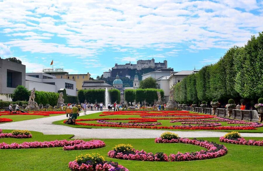 Vienna/Bratislava: Day Trip to Hallstatt & Salzburg - The Hallstatt handoff: what two hours really means
