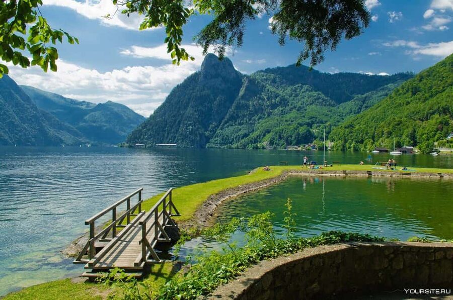 Vienna/Bratislava: Day Trip to Hallstatt & Salzburg - The Mercedes van ride: what the long day feels like
