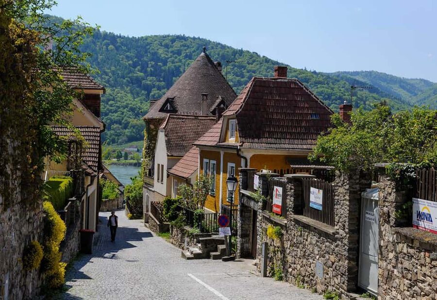 Vienna/Bratislava: Traunkirchen, Hallstatt & Salzburg Tour - Photo Stops and the Value of Not Rushing