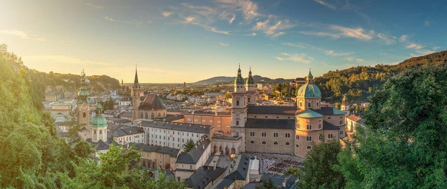 Vienna/Bratislava: Traunkirchen, Hallstatt & Salzburg Tour - Price and Value at Around $158 per Person