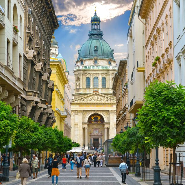Vienna: Budapest Day Trip - Vienna Pickup and the Scenic Drive East