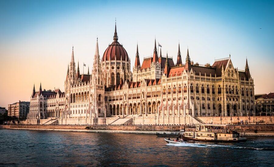 Vienna: Budapest Day Trip - Arrival in Budapest: Getting Your Bearings with Castle District Views
