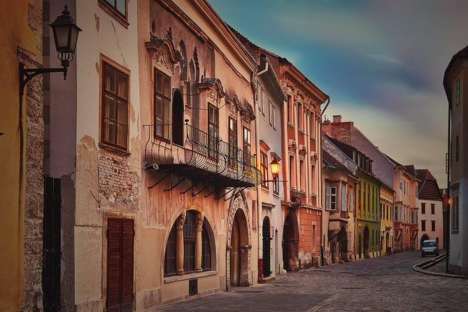 Vienna-Budapest One-Way Sightseeing Transfer - Starting at 9:00am, and how pickup/dropoff can affect your day