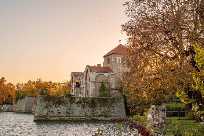 Vienna-Budapest One-Way Sightseeing Transfer - Szentendre’s baroque old town, and why it feels different