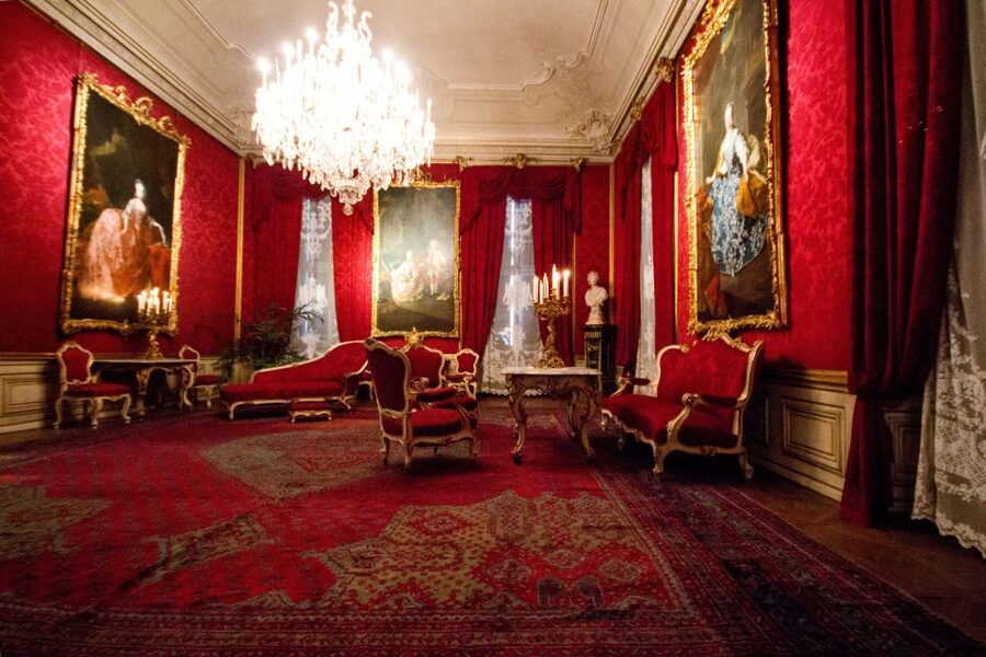 Vienna: Bus & Schönbrunn Palace Skip-the-Line Guided Tour - Price and value: is $81 worth it for 210 minutes?