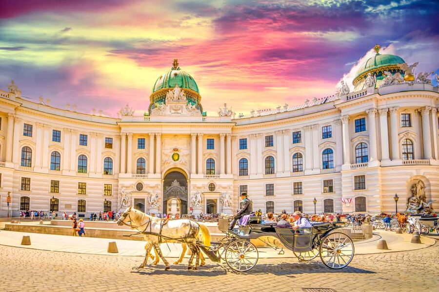 Vienna: Christmas Photoshoot with a Pro Photographer - Price and Value: Is $140 for One Hour Worth It?