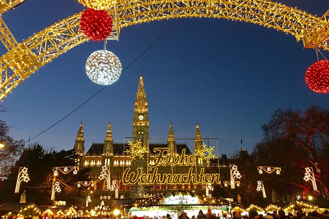 Vienna Christmas Tour - From Graben chandeliers to the first market mood