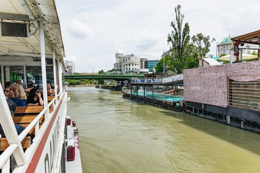Vienna: City Cruise with Optional Lunch - The sights you’ll pass: UNIQA Tower, Urania, and more