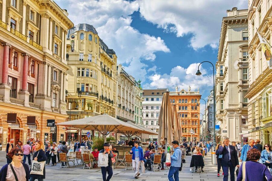 Vienna: City Highlights Guided Bike Tour - Key highlights to look for