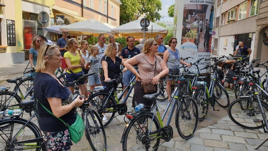 Vienna: City Highlights Guided Bike Tour - A 3-hour Vienna ride that links empire to real streets