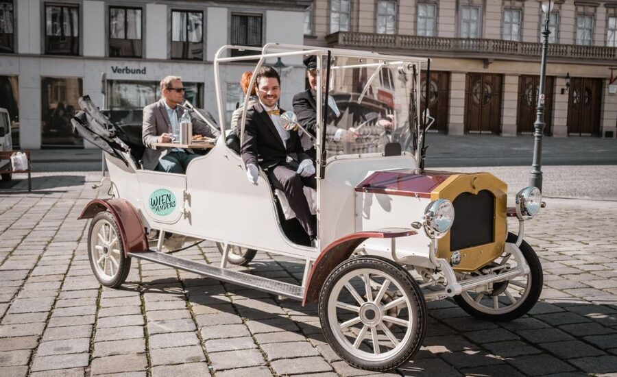 Vienna: City Sightseeing Tour in an Electro Vintage Car - Sparkling Wine and Snacks: How the Onboard Treats Work