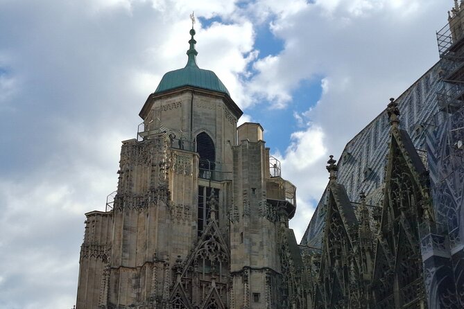 Vienna City Walk 3h - Unpacked & Hidden Places (DE/EN) - Hoher Markt stories and Stephansdom: the landmark with a price tag