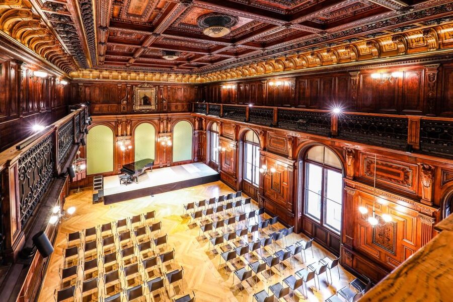 Vienna: Classical Concert at Eschenbach Palace - How the show works: orchestra plus opera voices plus ballet