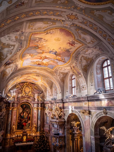 Vienna: Classical Concert in St. Anne's Church (Annakirche) - Music in a city center: making this your easy Vienna evening plan