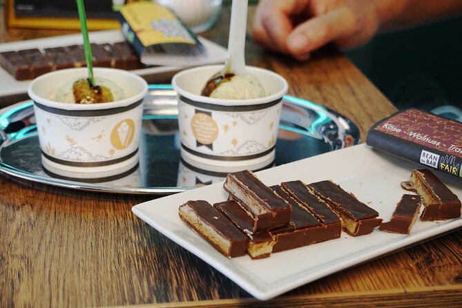 Vienna Coffee, Cake & Pastries Tour with Local Stories - Stop 2: Naschmarkt, Where Market Browsing Meets Pastry Hunting