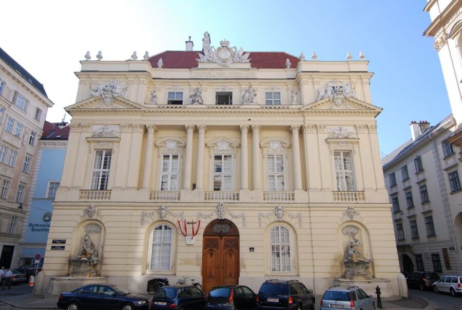 Vienna: Courtyards & Hidden Places Walking Tour - Why Courtyards Make Vienna Feel Like a Secret City