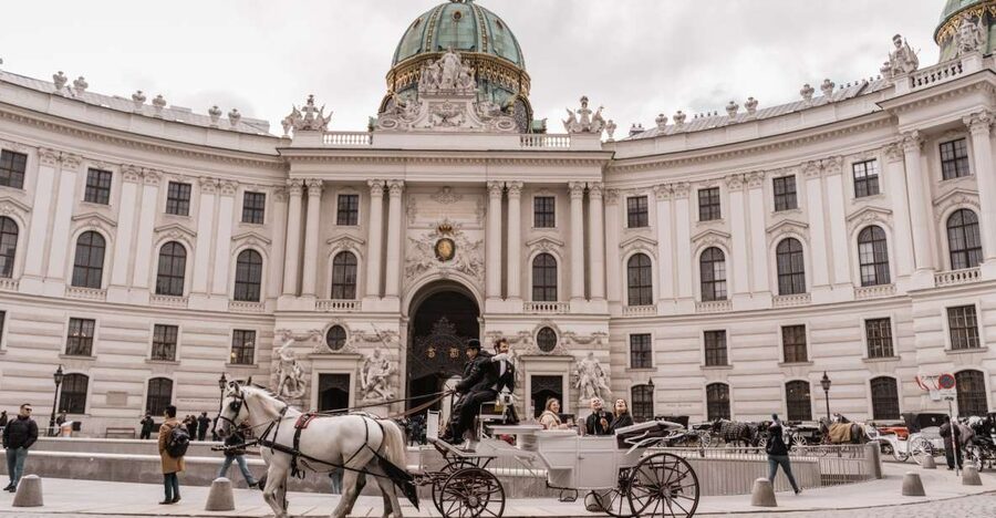 Vienna: Culinary Horse-Drawn Carriage Experience - Why This Carriage Ride Works in Vienna