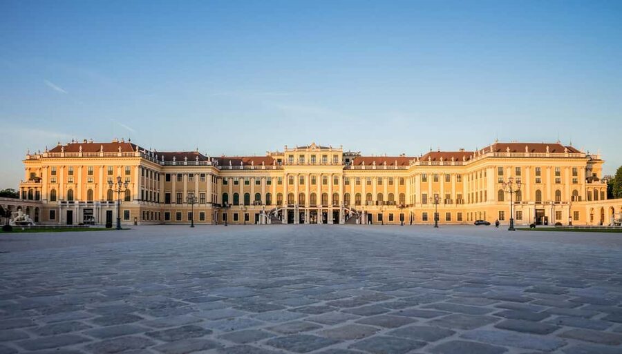 Vienna: EasyCityPass | City Card | Bus Metro Tram | Savings - Unlimited tram and metro: how the city really moves