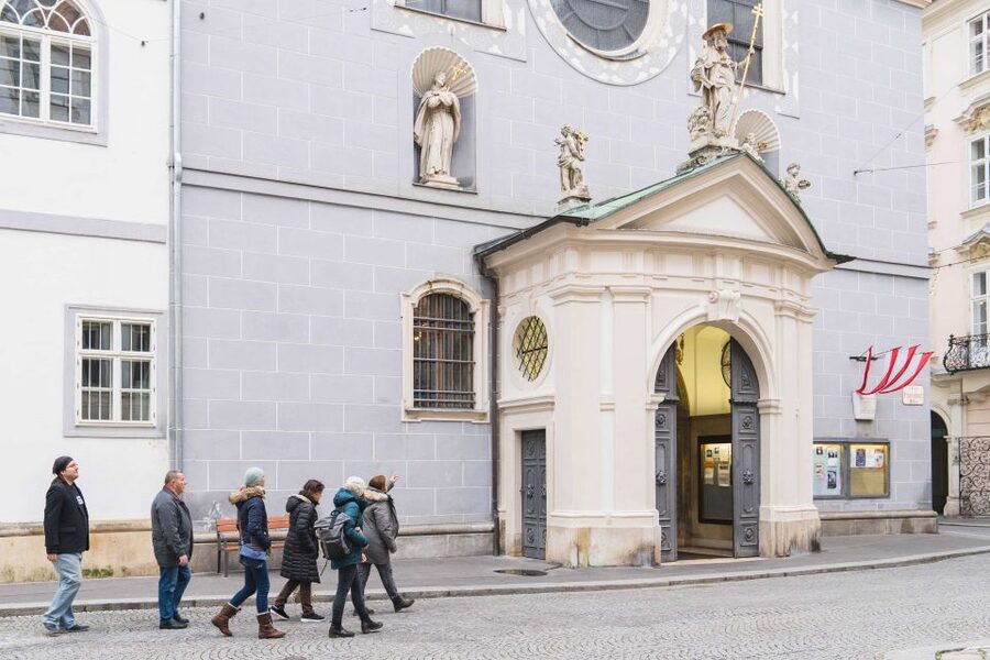 Vienna: Educational Walk Exploring Homelessness - Where you start: Bäclerstraße 18, in front of INIGO