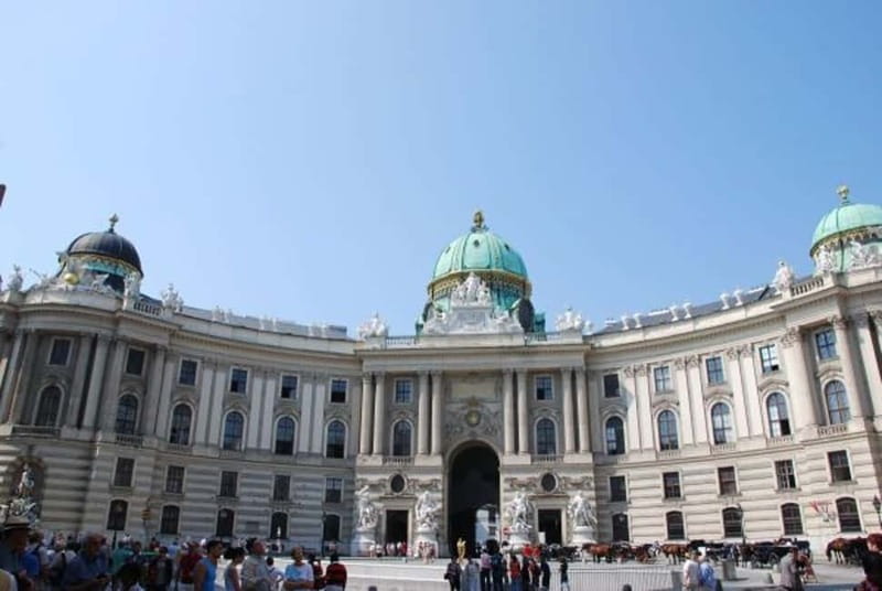 Vienna: Essential History Walking Tour - Meeting at Loos Haus: Finding the Start Without Stress