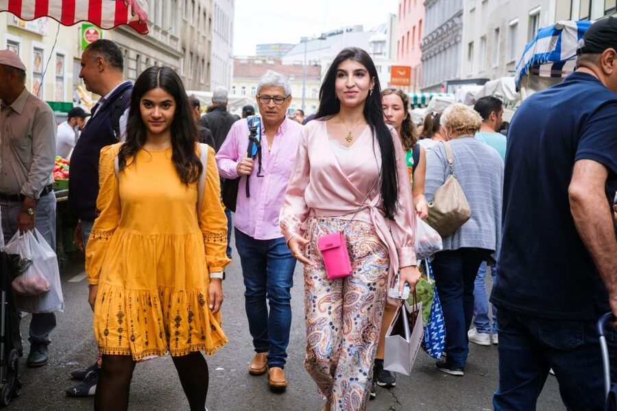 Vienna Food Tour: Dishes, Wine, Street Food & Culture - Lunch with schnitzel or vegetarian main, plus Kaiserschmarrn