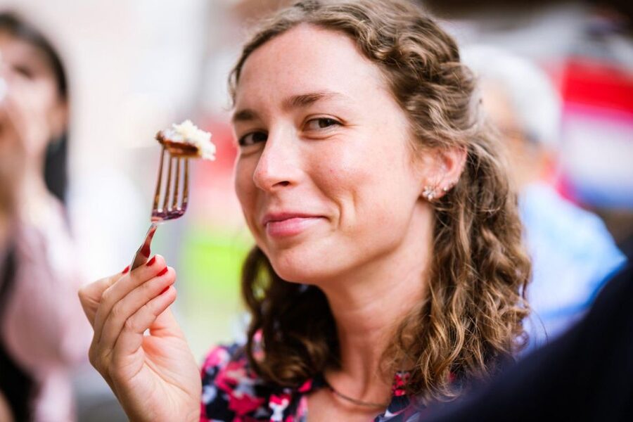 Vienna Food Tour: Dishes, Wine, Street Food & Culture - Finding traditional pastries, plus sweet stops that actually teach you