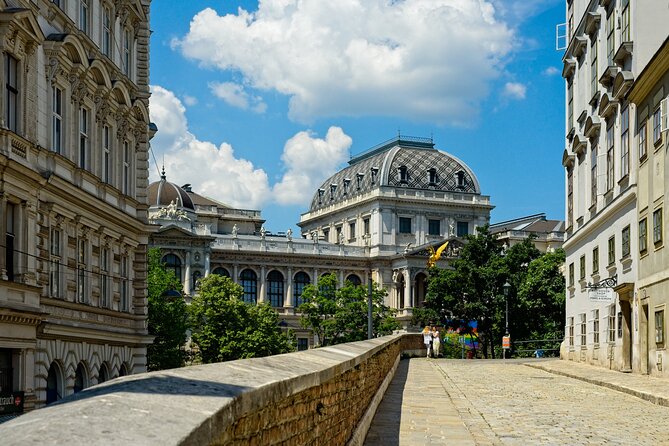 Vienna: Freud, Mozart & Beethoven Exploration Game - Sisi Museum for a quick imperial detour